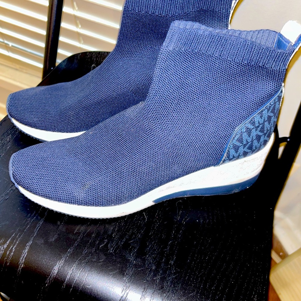 MICHAEL MICHAEL KORS
Skyler Stretch Knit and Two-Tone Logo Sock Sneaker